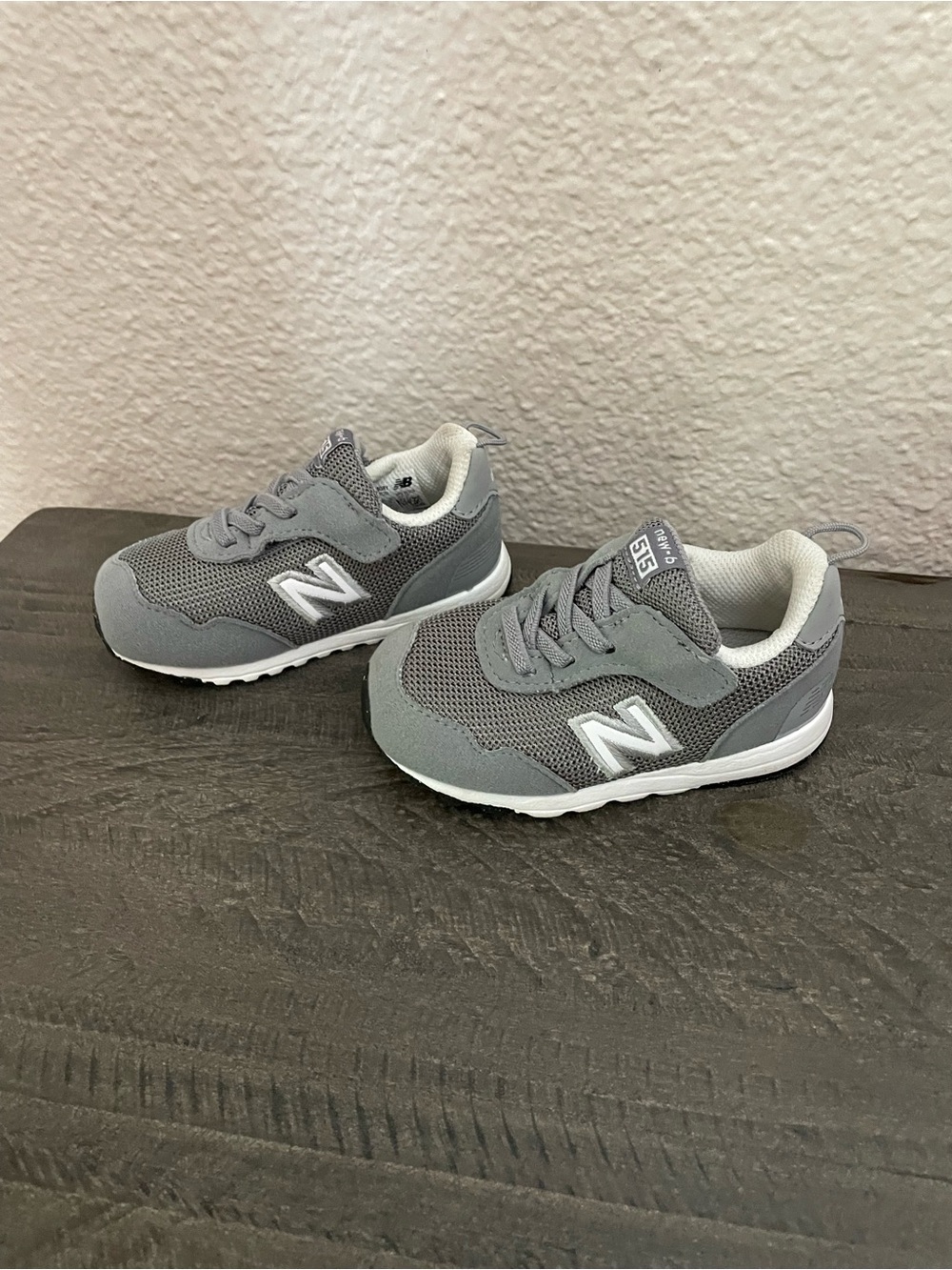 Baby toddler kids New Balance Kids Gray Velcro Athletic Sneakers